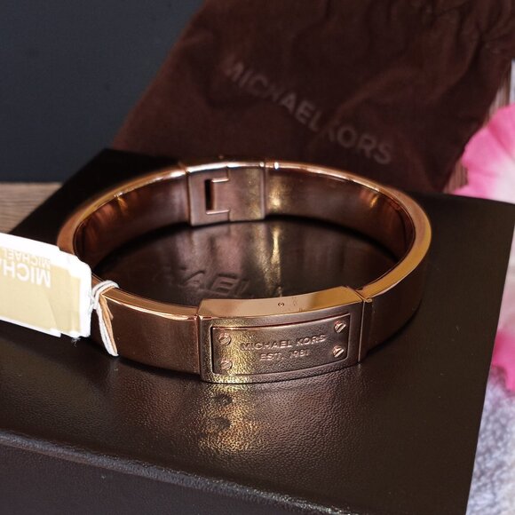 MK rose gold hinged bracelet - Picture 3 of 13